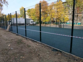 Забор на спортивную площадку 40 метров фото в Красногорске